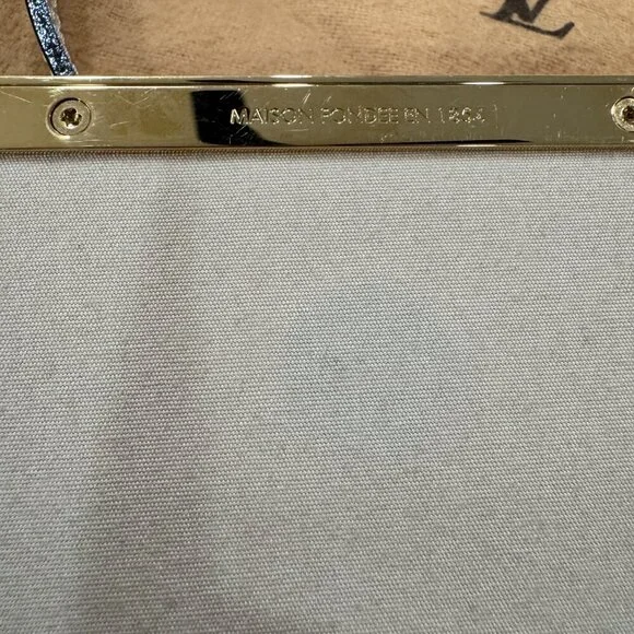 Louis Vuitton Vernis Anna Chain Clutch / Crossbody Bag (removable strap)– Beige - Picture 6 of 13